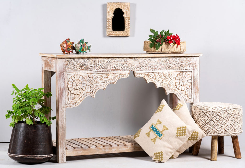Kolkata, console-table with indian details