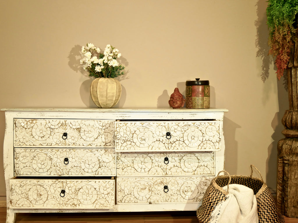 Nagpur, antique white chest of drawers