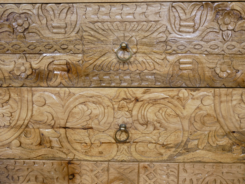 Diva, antique wooden chest of drawers 