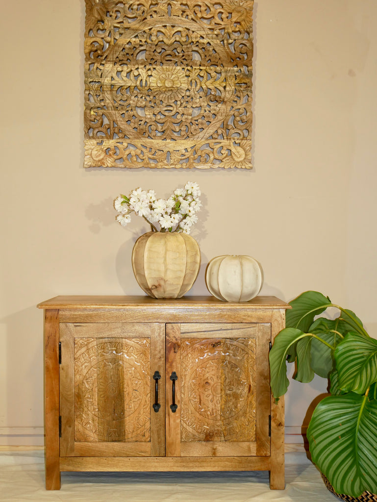 Flair, indian-style bedside table 