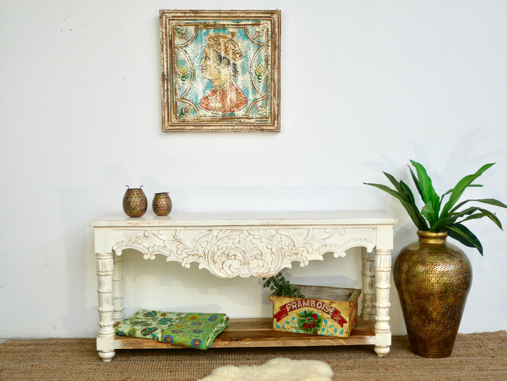 Dum dum, handcrafted white console table